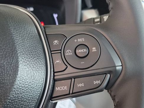 Certified 2026 Toyota Corolla Cross LE FWD image 18