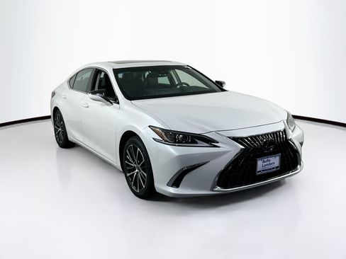 Used 2025 Lexus ES 350 w/ Premium Package FWD image 3