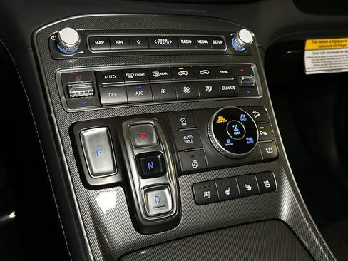Used 2022 Hyundai Santa Fe Limited AWD/4WD image 29