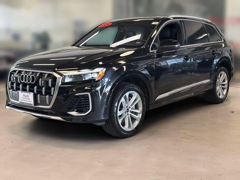 Used 2025 Audi Q7 3.0T Premium Plus AWD/4WD image 3