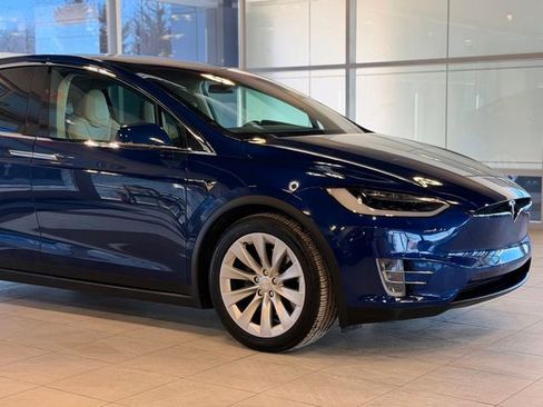 Used 2017 Tesla Model X 75D image 6