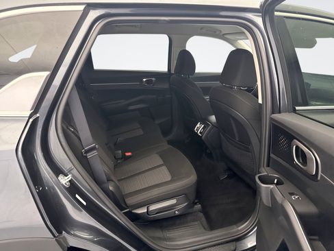 Used 2025 Kia Sorento LX FWD image 19