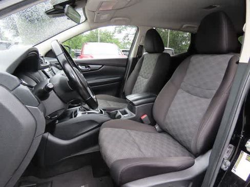 Used 2021 Nissan Rogue Sport SV AWD/4WD image 12