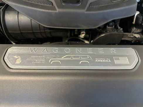 Used 2024 Jeep Wagoneer L Series II w/ Flexible Seating Group AWD/4WD image 27
