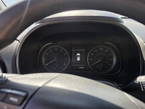 Used 2023 Hyundai Kona SEL image 3