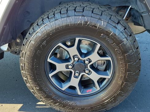 Used 2019 Jeep Wrangler Unlimited Rubicon AWD/4WD image 5