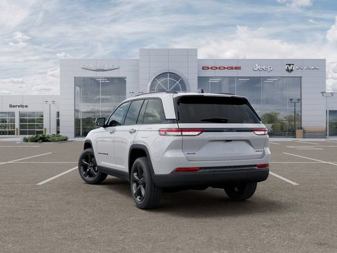New 2025 Jeep Grand Cherokee Limited w/ Black Appearance Package AWD/4WD image 3