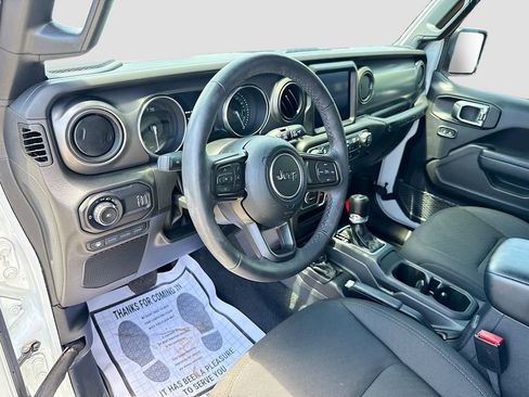 Used 2023 Jeep Wrangler Unlimited w/ Sun & Screen Package AWD/4WD image 11