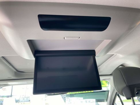 Used 2021 Toyota Sienna XLE w/ XLE Plus Package FWD image 19