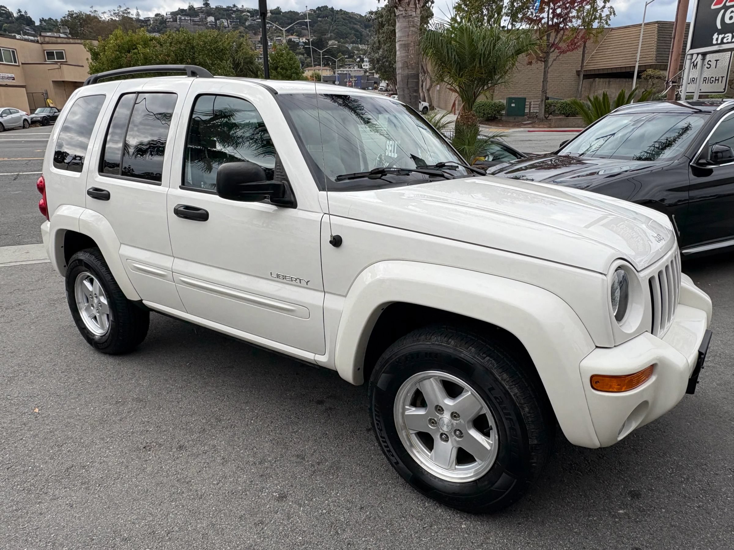 Used 2004 Jeep Liberty Limited w/ Trailer Tow Group AWD/4WD image 1