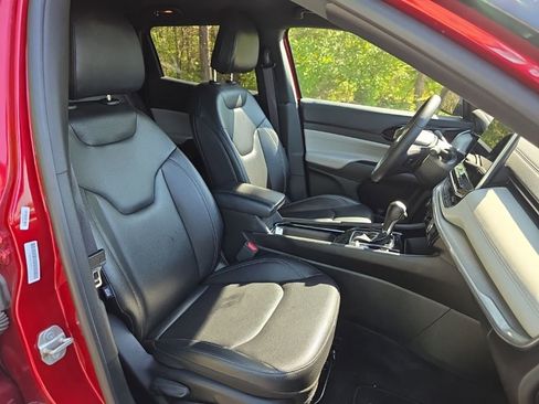 Used 2025 Jeep Compass Limited AWD/4WD image 19