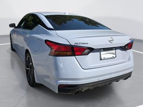 Used 2024 Nissan Altima 2.5 SR w/ SR Premium Package FWD image 6