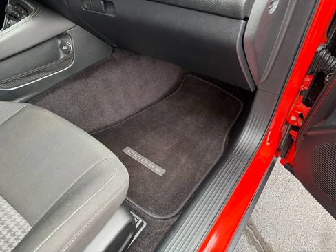 Used 2017 Dodge Challenger R/T Scat Pack RWD image 41