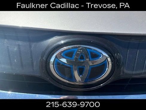 Used 2024 Toyota Venza XLE AWD/4WD image 8