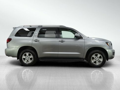 Used 2019 Toyota Sequoia SR5 image 6