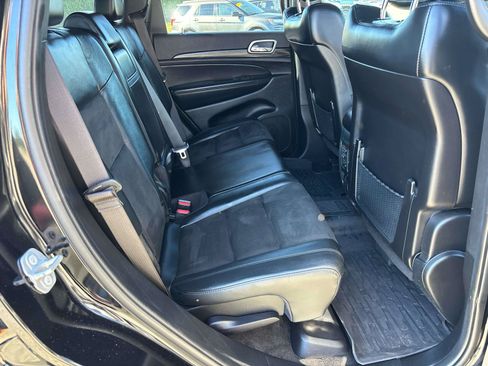 Used 2022 Jeep Grand Cherokee Laredo X AWD/4WD image 16