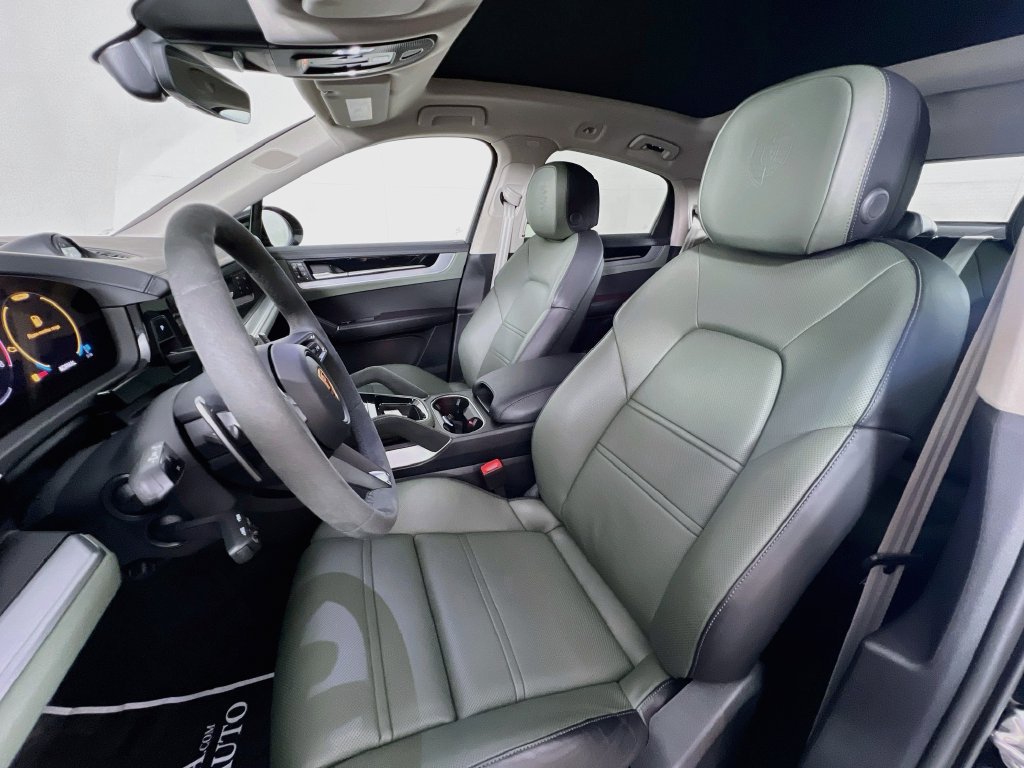 Certified 2026 Porsche Cayenne S AWD/4WD image 5