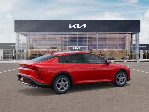 New 2025 Kia K4 LXS image 6