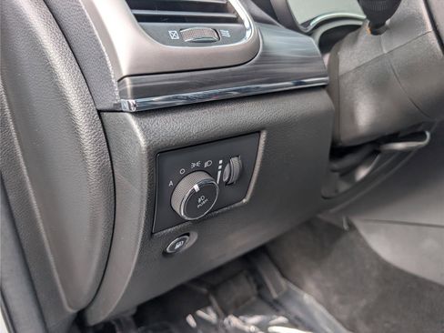 Used 2022 Jeep Grand Cherokee Limited w/ Tech Group AWD/4WD image 23
