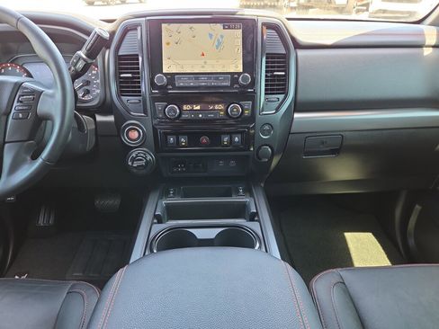 Used 2020 Nissan Titan PRO-4X w/ Pro-4x Convenience Package AWD/4WD image 24