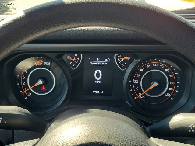 Used 2025 Jeep Wrangler Sport AWD/4WD image 19