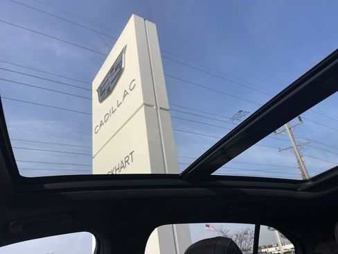 Used 2019 Cadillac XT4 Premium Luxury image 36