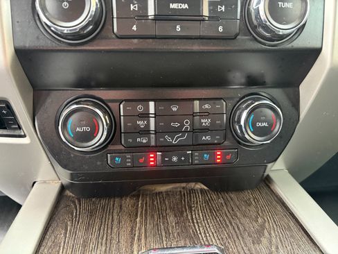 Used 2020 Ford F550 4x4 Crew Cab Super Duty image 22