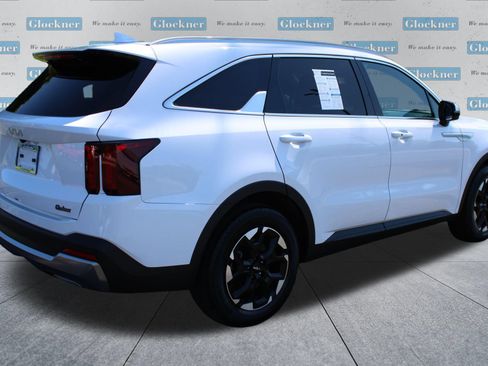 Used 2025 Kia Sorento S w/ Panoramic Sunroof Package FWD image 6