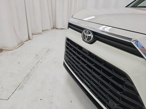Used 2024 Toyota Grand Highlander AWD image 22