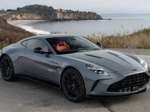 Used 2025 Aston Martin V8 Vantage Coupe image 1