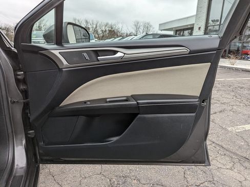 Used 2017 Ford Fusion S FWD image 31