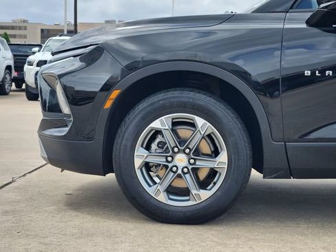 Used 2025 Chevrolet Blazer LT AWD/4WD image 8