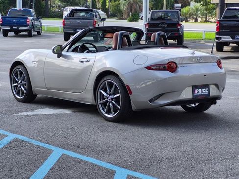 Used 2023 MAZDA MX-5 Miata Grand Touring RWD image 8