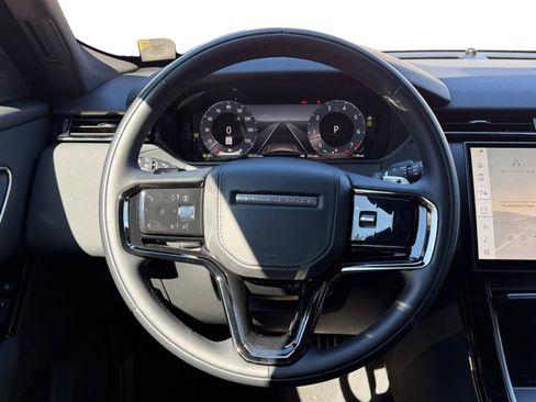 Used 2025 Land Rover Range Rover Velar Dynamic SE image 11