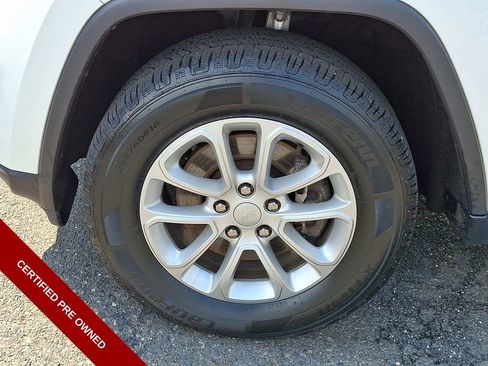 Certified 2021 Jeep Grand Cherokee Laredo AWD/4WD image 28