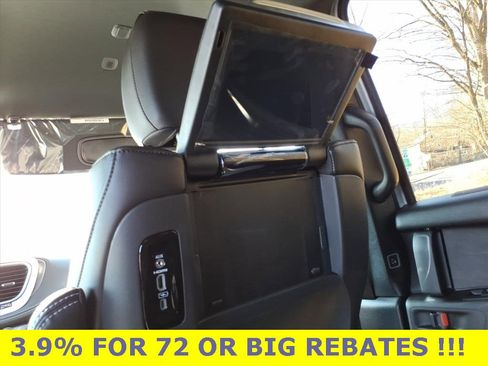 New 2026 Chrysler Pacifica Select image 12