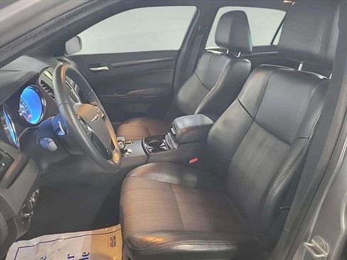 Used 2013 Chrysler 300 S image 13
