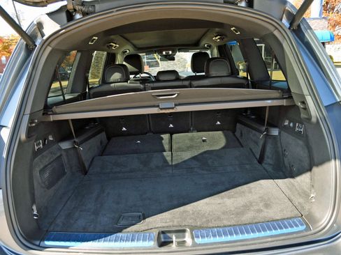 Used 2025 Mercedes-Benz GLS 450 4MATIC image 7