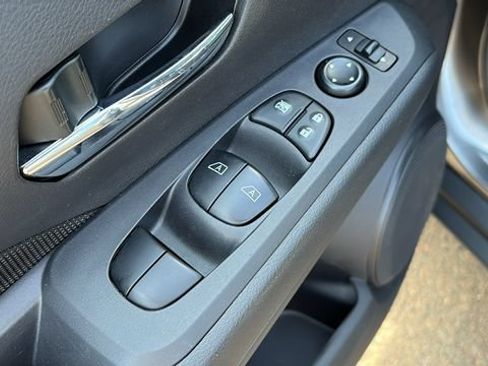 Used 2023 Nissan Kicks SV FWD image 20