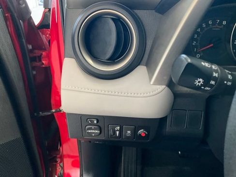 Used 2015 Toyota RAV4 XLE FWD image 8