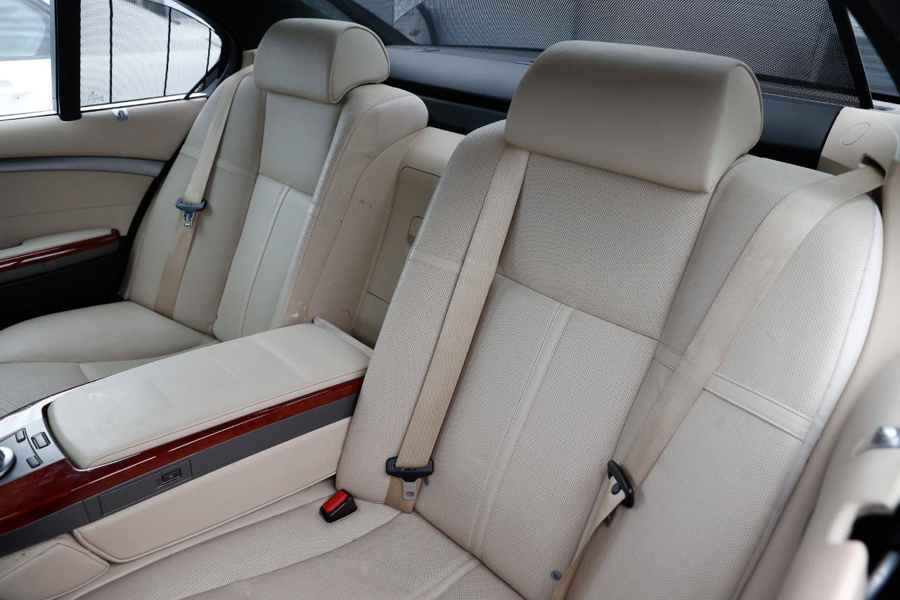 Used 2008 BMW ALPINA B7 w/ Rear Entertainment Pkg RWD image 10