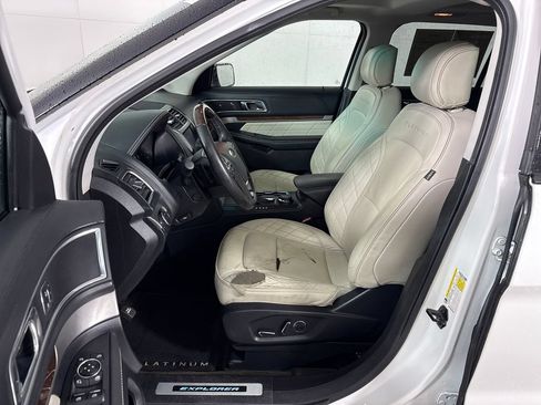 Used 2016 Ford Explorer Platinum AWD/4WD image 23