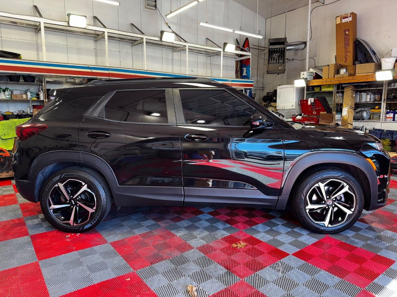 Used 2021 Chevrolet TrailBlazer RS w/ Sun and Liftgate Package FWD image 8