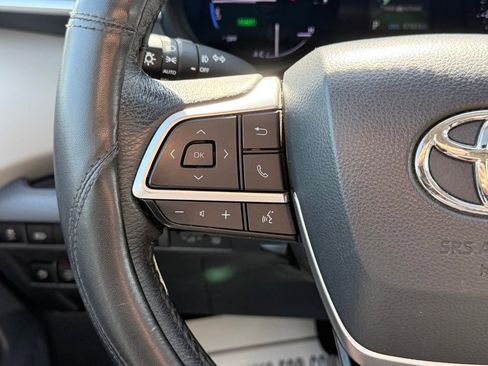 Used 2022 Toyota Sienna XLE w/ XLE Plus Package FWD image 37