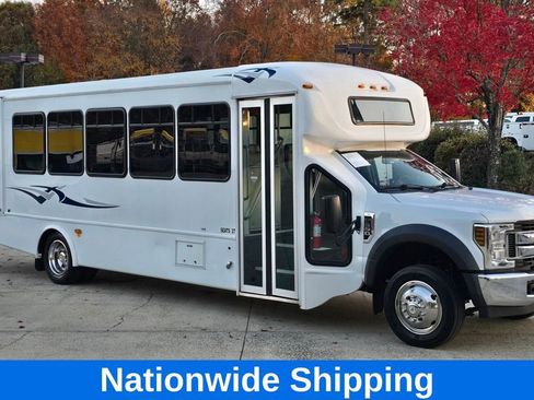 Used 2019 Ford F550 2WD Regular Cab Super Duty image 2