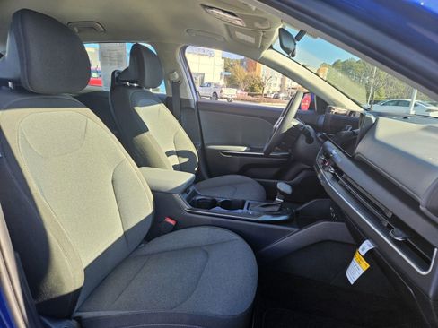Used 2025 Kia K4 LXS image 19