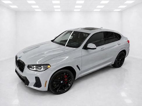 Used 2023 BMW X4 xDrive30i AWD/4WD image 4