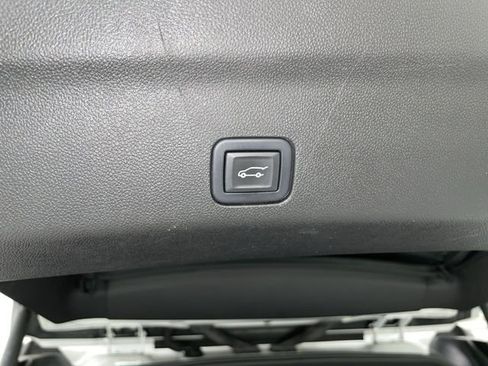 Used 2021 Chevrolet Tahoe High Country image 16