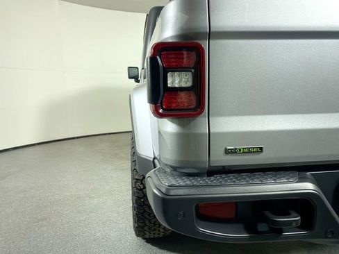 Used 2021 Jeep Gladiator Willys image 30