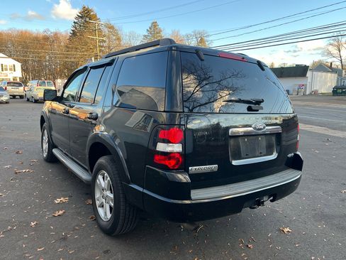 Used 2010 Ford Explorer XLT image 3